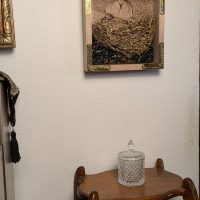 Gilded Corner Red Oak Wood Frame with Mourning Dove and Brood and Tiger Eye Stone Sculpture - Image 2